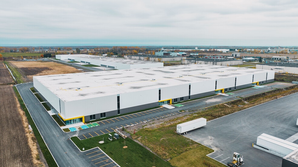 60 Rue Marie-Curie, Salaberry-de-valleyfield, QC for lease - Building Photo - Image 2 of 4