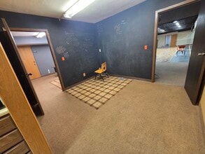 40 1st Ave W, Dickinson, ND for lease Interior Photo- Image 1 of 5