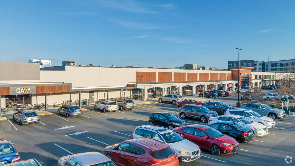 73-111 S Elliott Rd, Chapel Hill, NC for lease - Primary Photo - Image 1 of 12