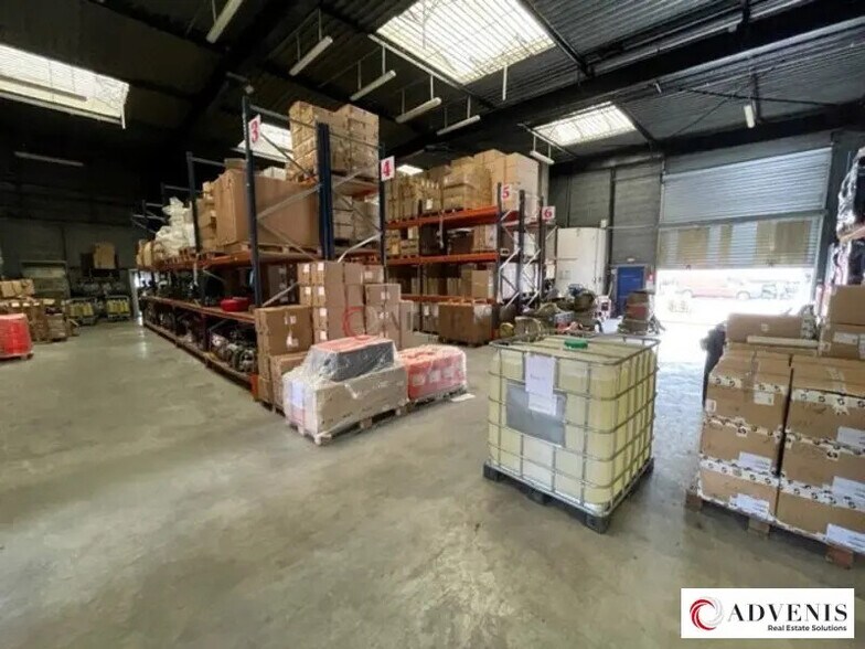 Flex in Bordeaux for lease - Interior Photo - Image 3 of 12