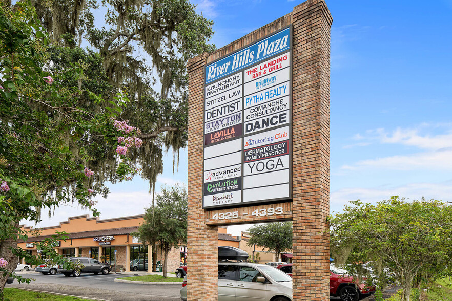 4325 Lynx Paw Trail, Valrico, FL for lease - Building Photo - Image 1 of 33