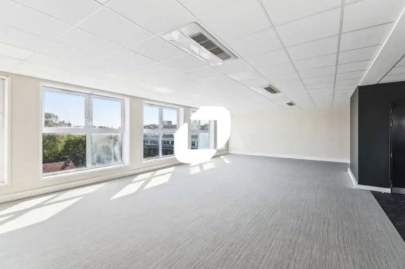 52 Rue Paul Vaillant-Couturier, Malakoff for lease - Building Photo - Image 1 of 60