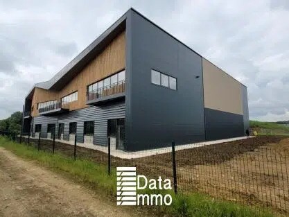 Industrial in Moissy-Cramayel for sale Building Photo- Image 1 of 9