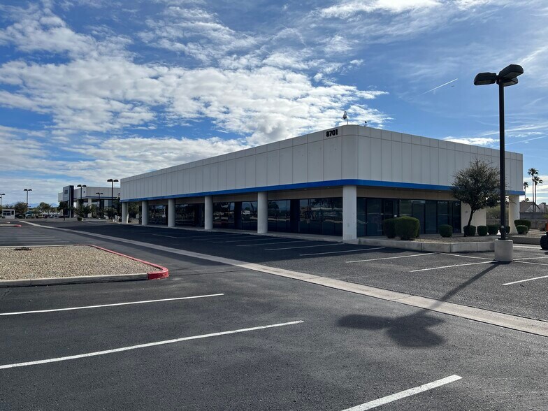 8701 E McDowell Rd, Scottsdale, AZ 85257