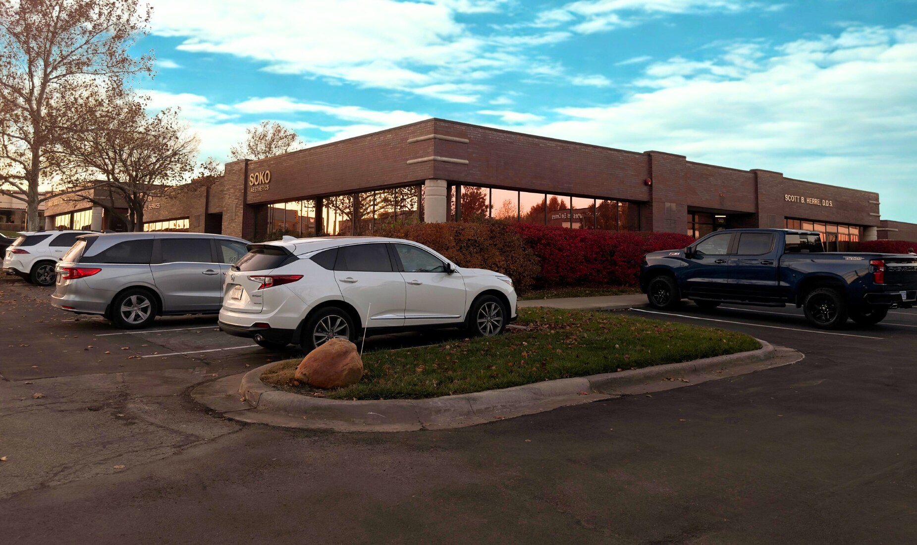 11237 Nall Ave, Leawood, KS for lease Building Photo- Image 1 of 7