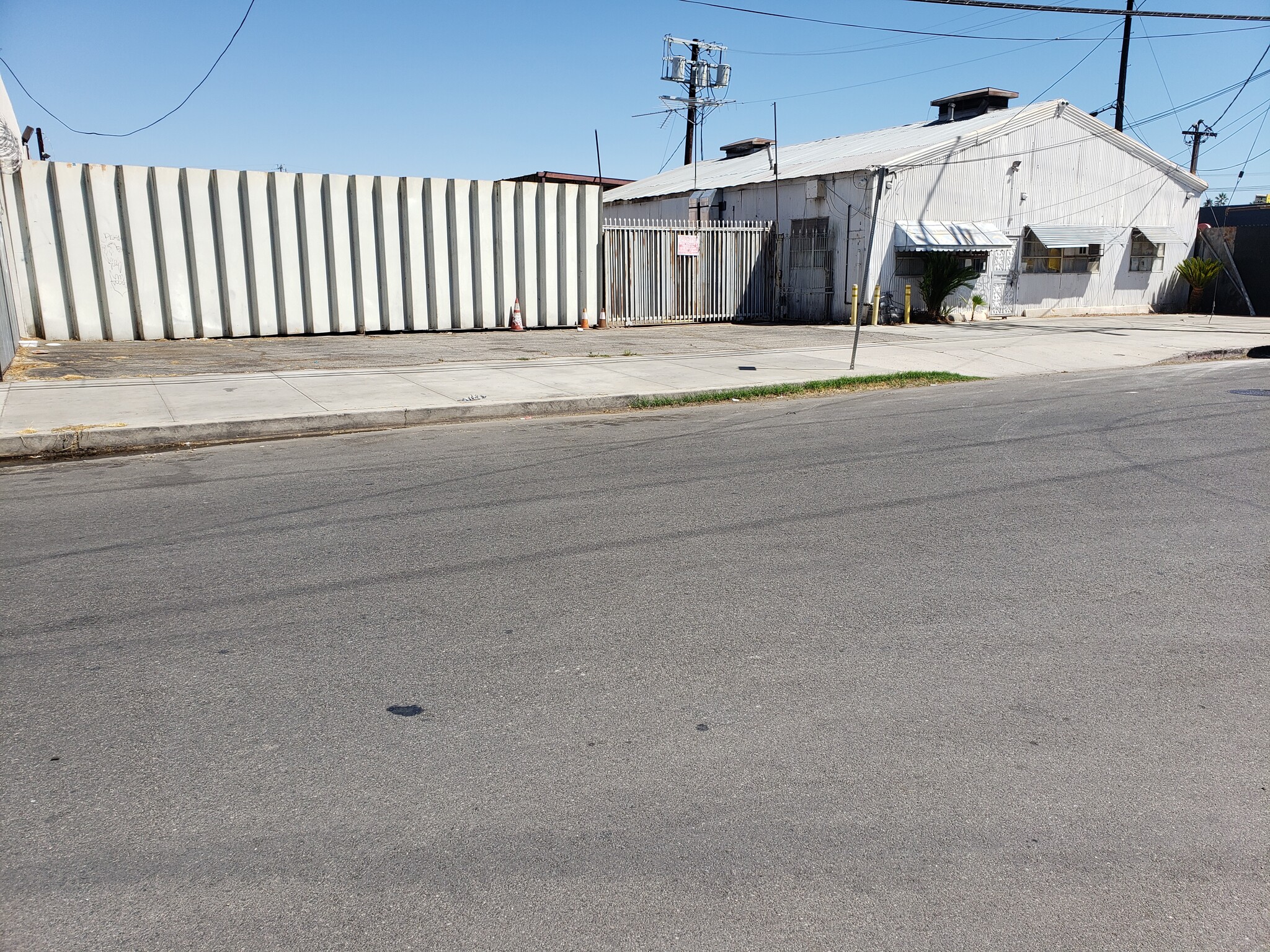 7244 Varna Ave, North Hollywood, CA for lease Building Photo- Image 1 of 4