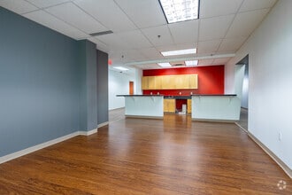 5800 Foxridge Dr, Mission, KS for lease Interior Photo- Image 2 of 4