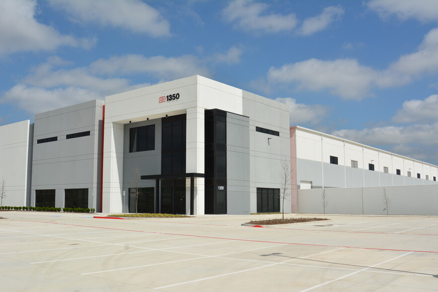 1101 Mt Lebanon Rd, Cedar Hill, TX for lease - Building Photo - Image 2 of 9