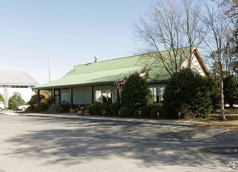 479 Long Point Rd, Mount Pleasant, SC for sale - Primary Photo - Image 1 of 1