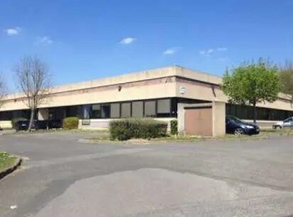 Office in Bondoufle for lease - Building Photo - Image 1 of 8