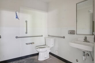 9456 S Bagley Park Rd, West Jordan, UT for lease Interior Photo- Image 1 of 15