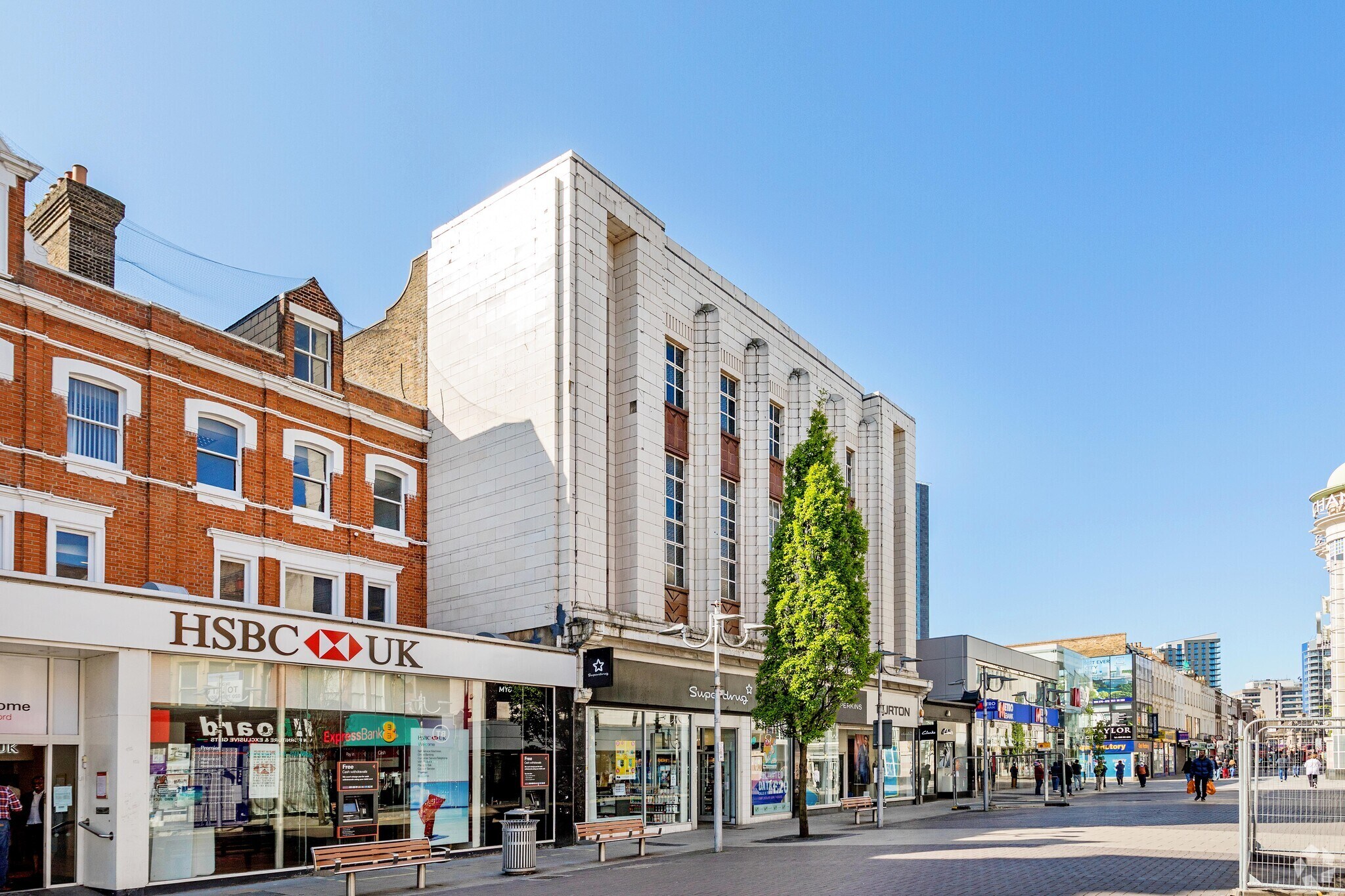 118-122 High Rd, Ilford for sale Primary Photo- Image 1 of 1