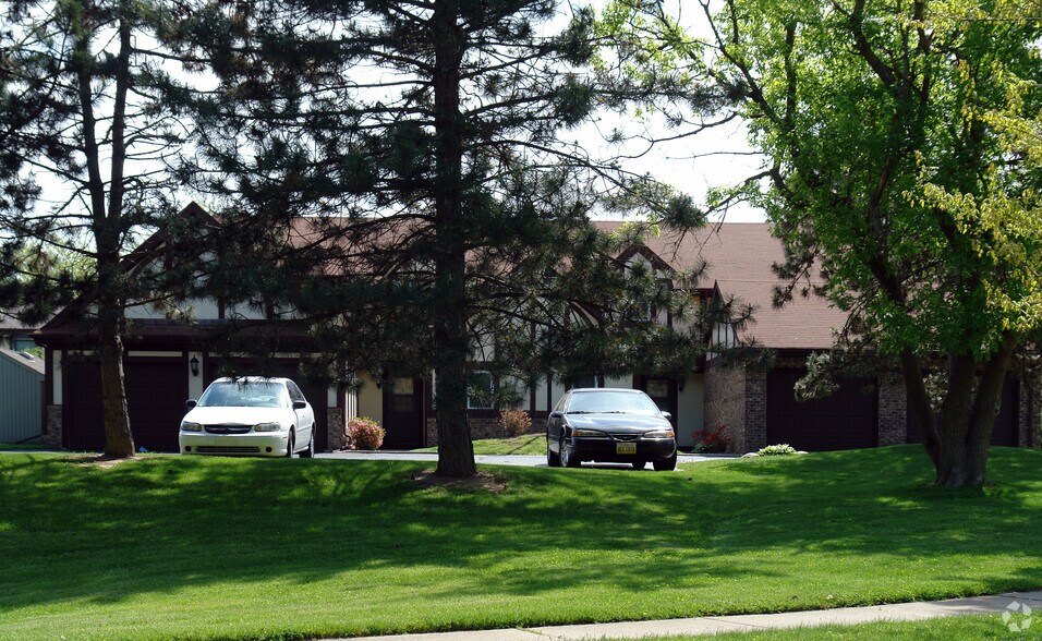 1241 Hidden Ridge Rd, Toledo, OH for sale - Primary Photo - Image 1 of 1
