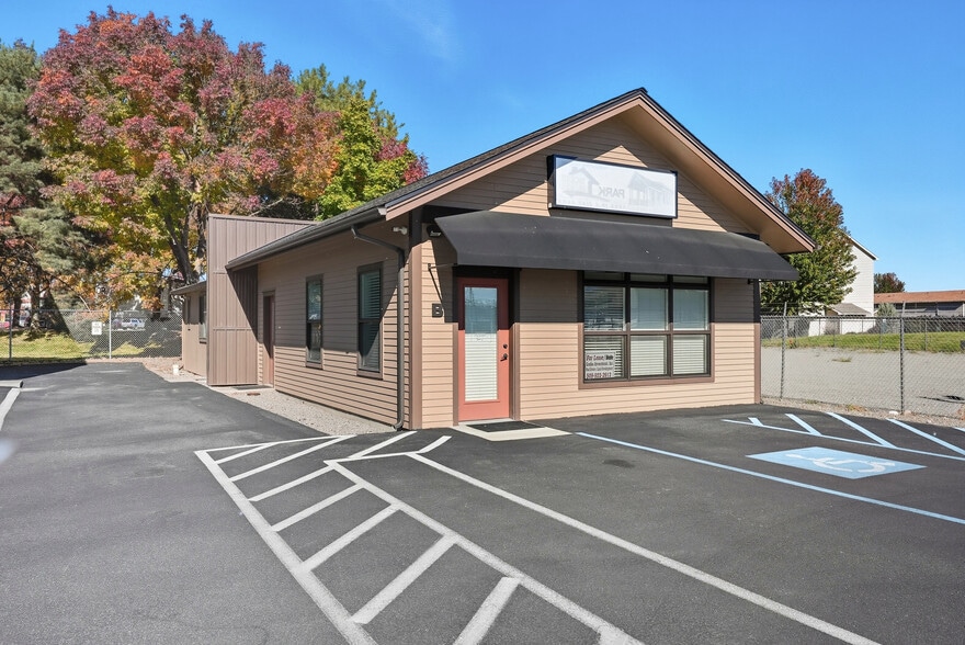 15803 E Sprague Ave, Spokane Valley, WA for lease - Building Photo - Image 1 of 11