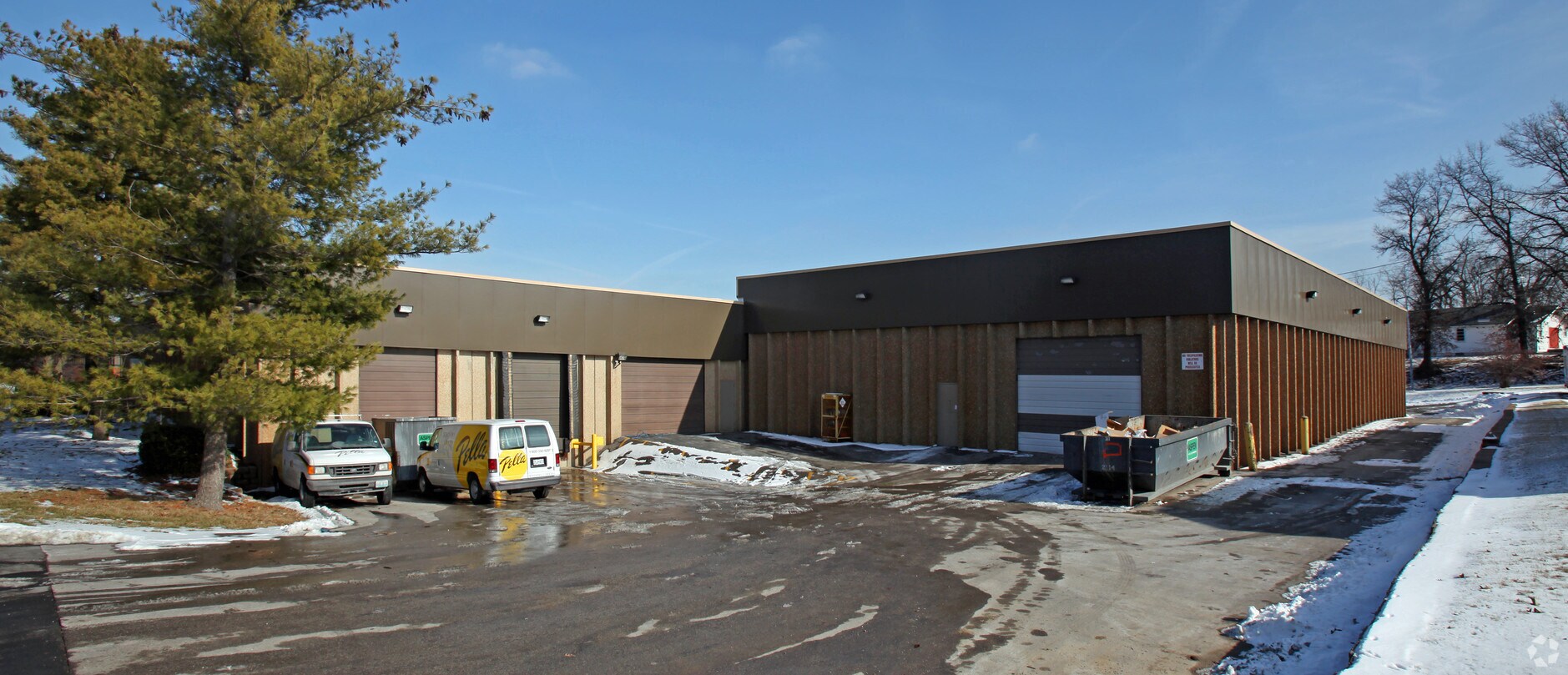 54 Weldon Pky, Maryland Heights, MO 63043