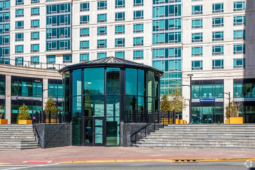 1 Towne Ctr, Cliffside Park, NJ for lease - Building Photo - Image 3 of 12