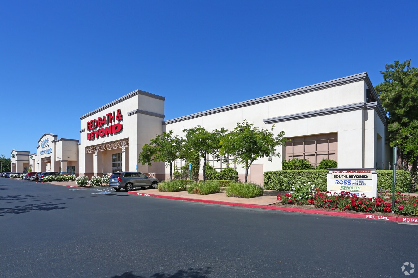 74777497 N Blackstone Ave, Fresno, CA 93720