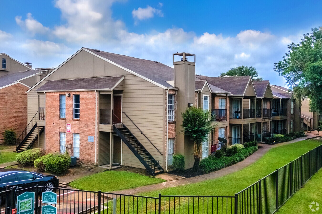 9401 Coventry Square Dr, Houston, TX 77099