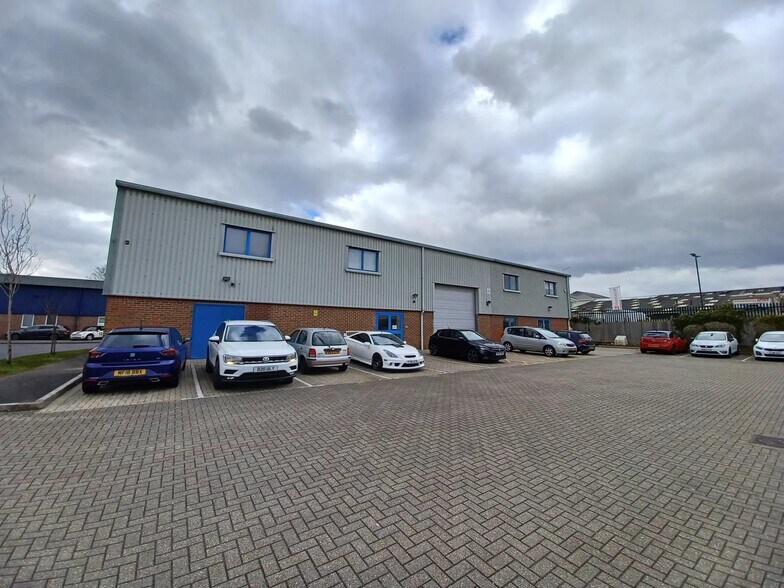 Crow Arch Ln, Ringwood, BH24 1NZ