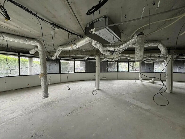 Office in Mérignac for lease - Interior Photo - Image 3 of 8