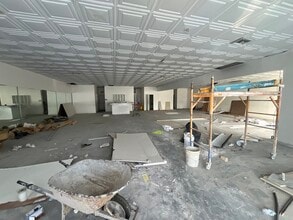 805-865 NW 119 St, Miami, FL for lease Interior Photo- Image 2 of 10