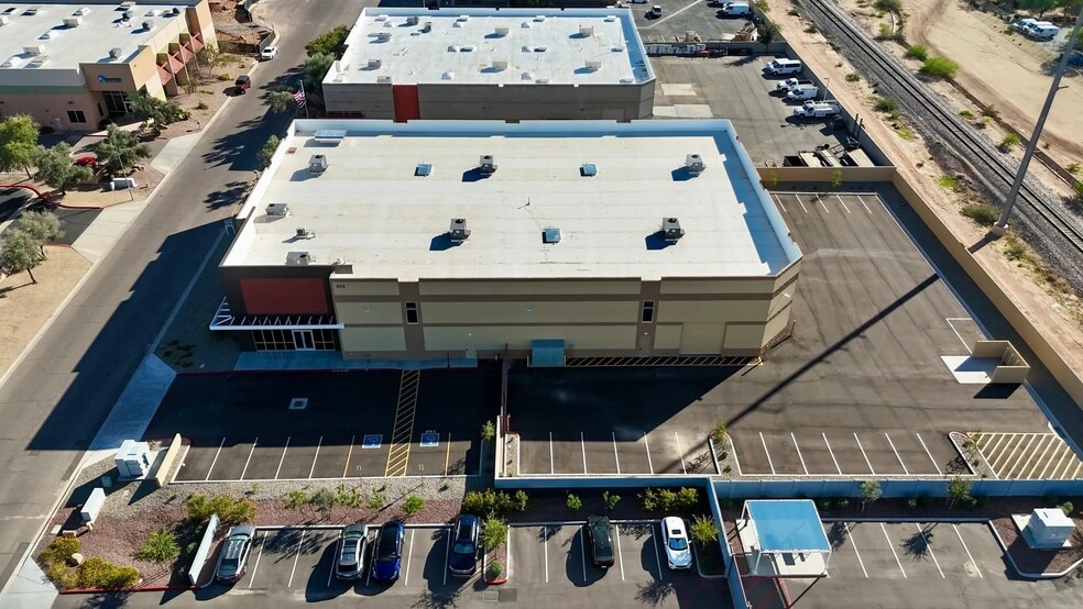 350 S Hamilton Ct, Gilbert, AZ for lease - Building Photo - Image 3 of 19