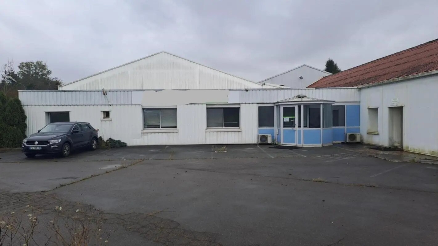 Flex in Corveissiat for lease Building Photo- Image 1 of 8