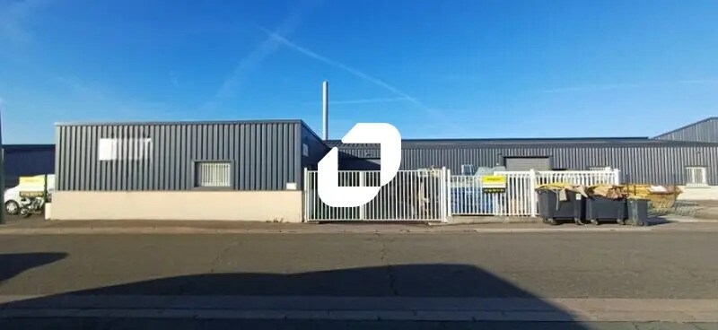 Office in Gargenville for lease - Building Photo - Image 1 of 13