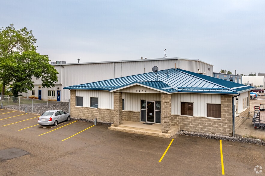 2451 76th Ave NW, Edmonton, AB for sale - Primary Photo - Image 1 of 4