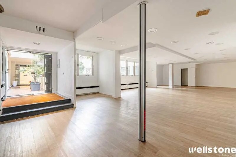 17-19 Rue De La Croix Nivert, Paris for sale Building Photo- Image 1 of 1