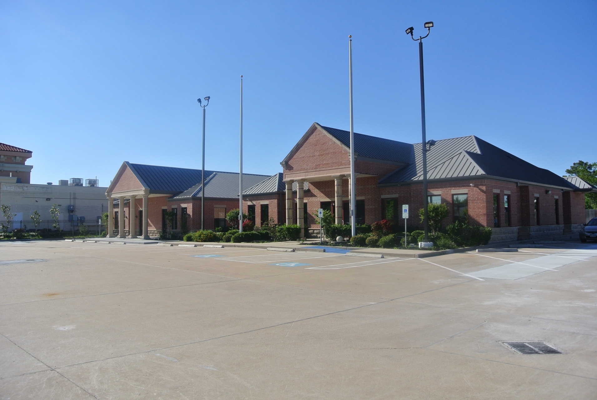 12112 Bellaire Blvd, Houston, TX for lease Primary Photo- Image 1 of 58