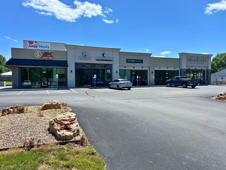 3202 W Republic Rd, Springfield, MO for lease - Primary Photo - Image 1 of 7