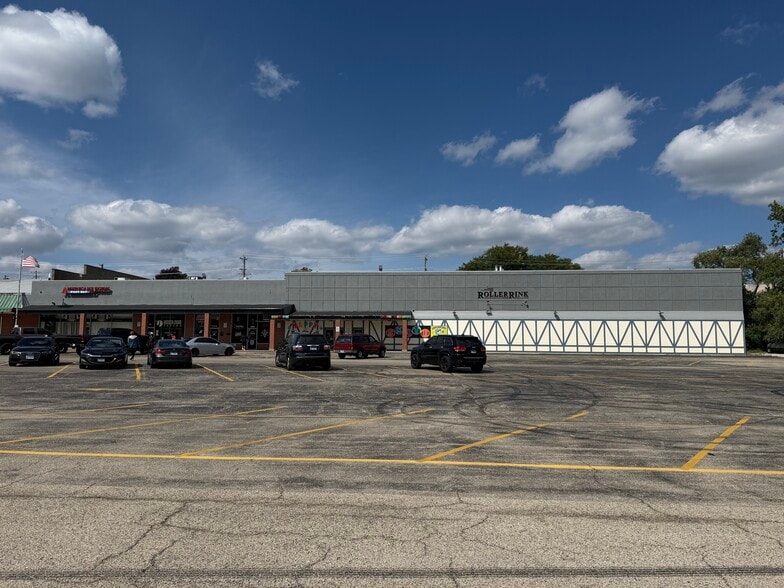 Seymour Ave, Mundelein, IL for lease - Building Photo - Image 2 of 4