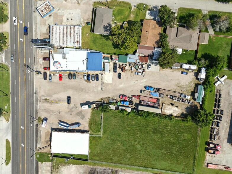 501 S Main St, Highlands, TX for sale - Building Photo - Image 3 of 15