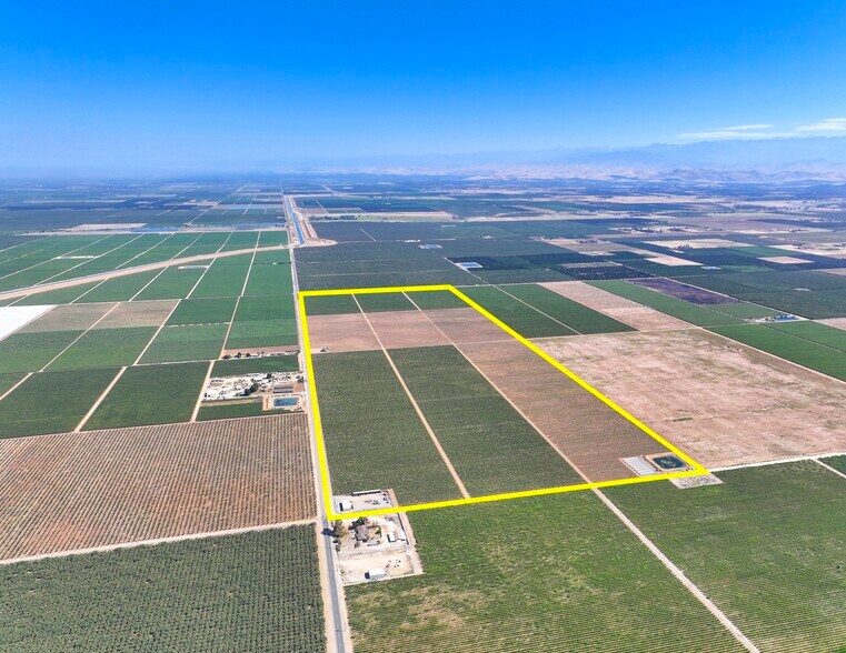 Road 208, Terra Bella, CA 93270