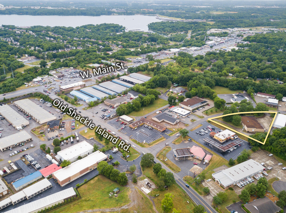 8 Industrial Park Dr, Hendersonville, TN 37075