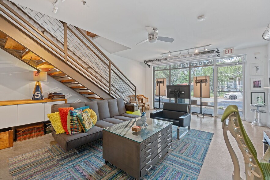 1601 E Cesar Chavez St, Austin, TX for lease - Building Photo - Image 2 of 50