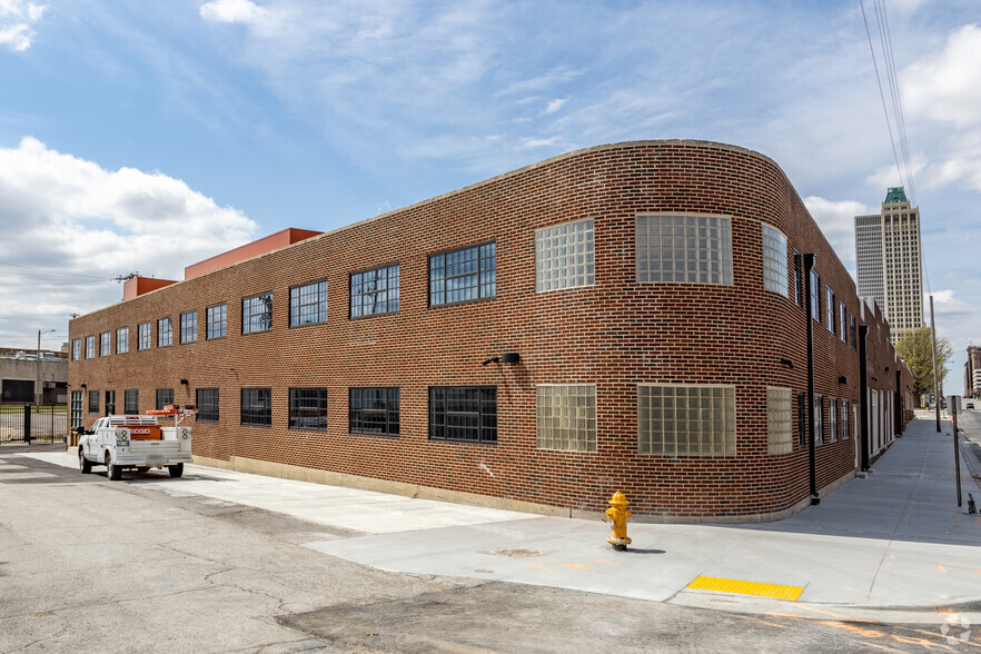 600-624 E 4th St, Tulsa, OK for lease - Primary Photo - Image 1 of 28