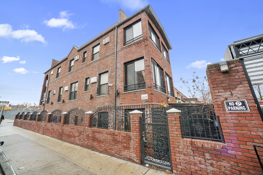 70 E 39th St, Brooklyn, NY for sale - Primary Photo - Image 1 of 4