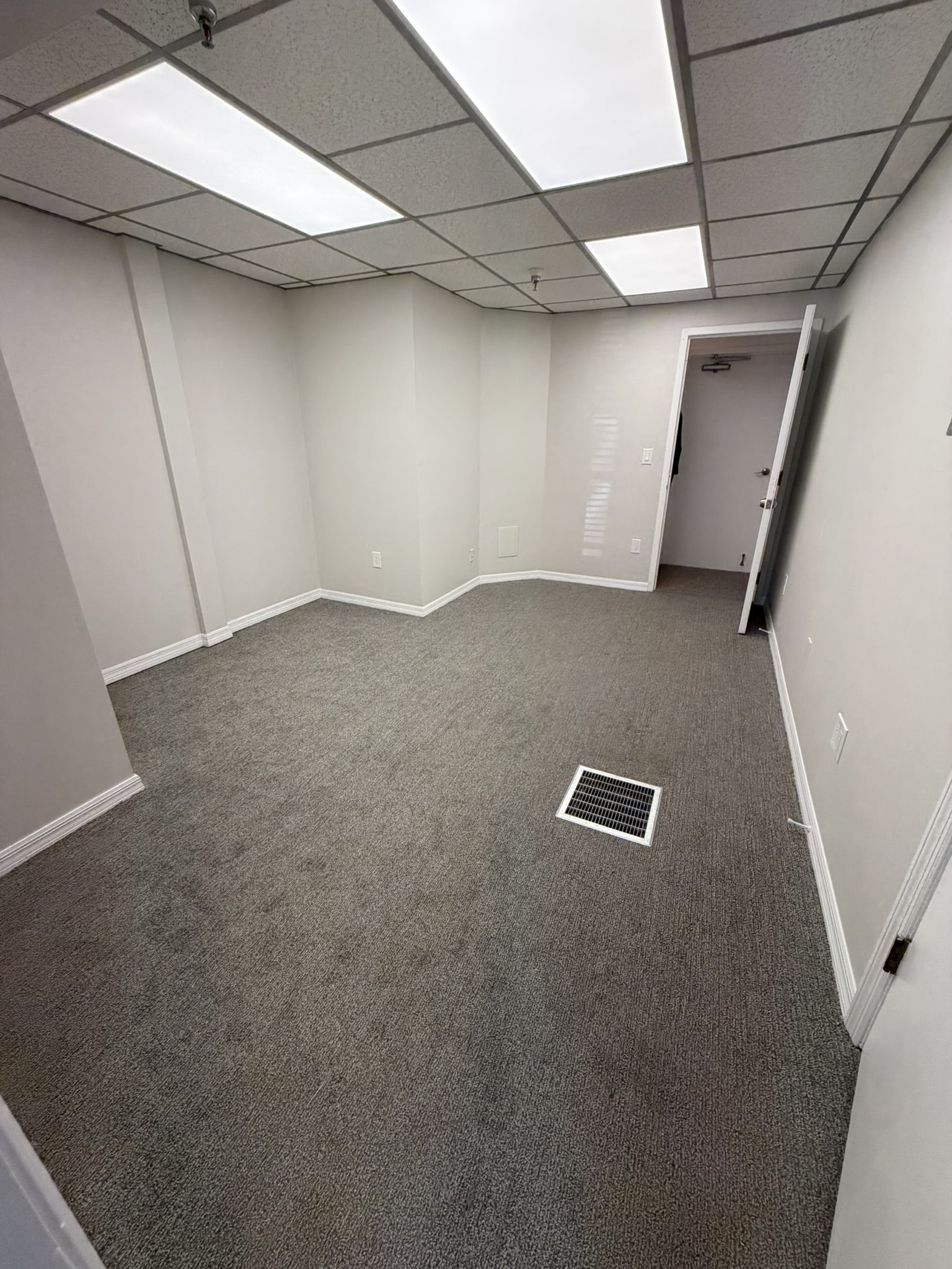 6710 Winkler Rd, Fort Myers, FL for lease Interior Photo- Image 1 of 14