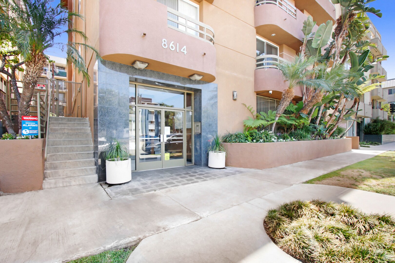 8614 Burton Way, Los Angeles, CA 90048 18 Units on Famed Burton Way