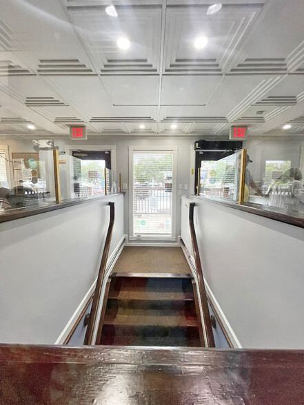 422 N Center St, Northville, MI for sale - Interior Photo - Image 2 of 10