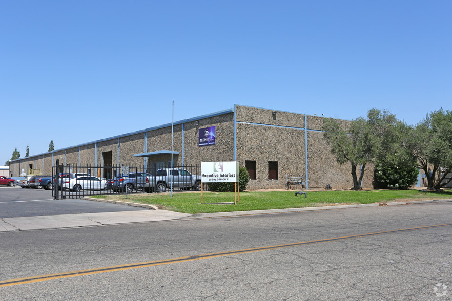 2657-2677 N Argyle Ave, Fresno, CA for lease - Primary Photo - Image 2 of 7