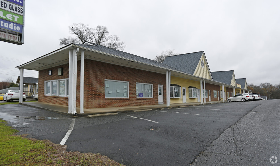 101-119 Miller St, Pineville, NC for lease - Primary Photo - Image 1 of 1