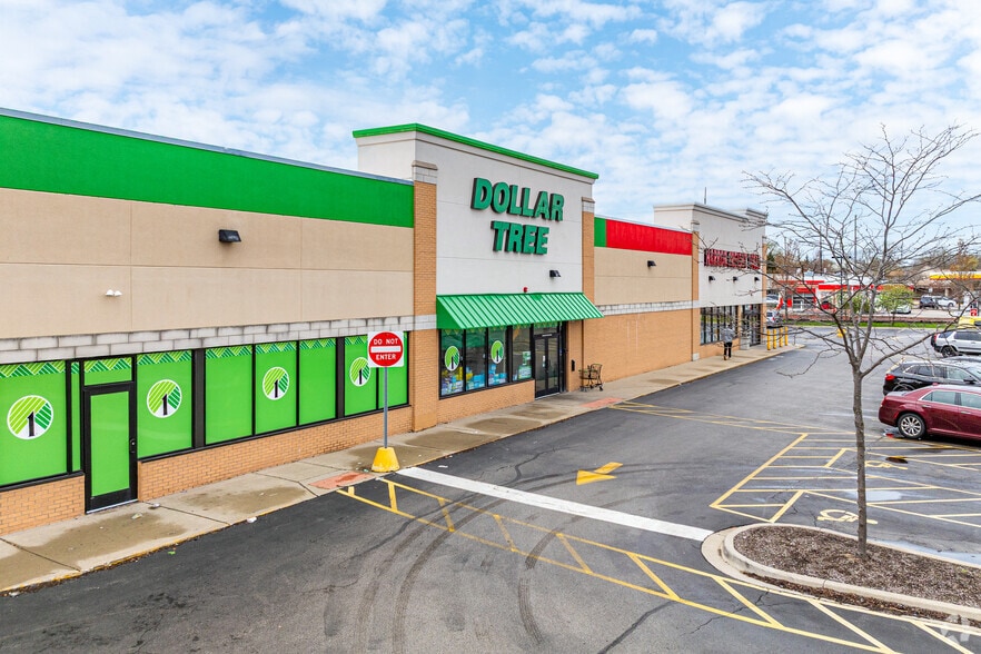 1557-1559 Irving Park Rd, Hanover Park, IL for sale - Building Photo - Image 2 of 6