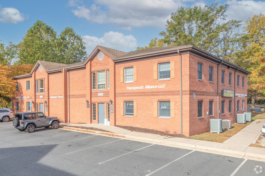 10529-10535 Crestwood Dr, Manassas, VA for sale - Primary Photo - Image 1 of 9