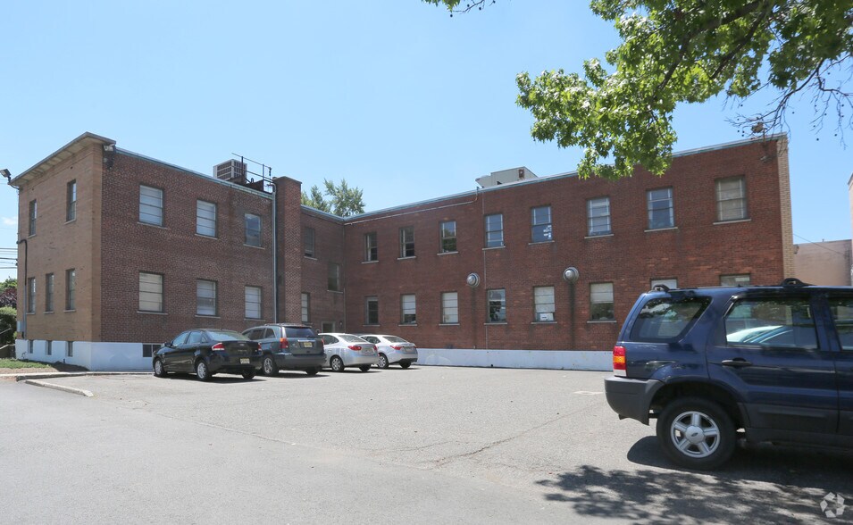 790 Bloomfield Ave, Clifton, NJ 07012