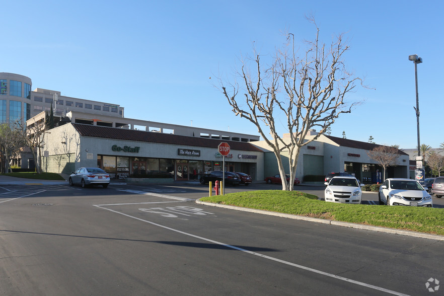 110-280 W Lincoln Ave, Anaheim, CA for lease - Primary Photo - Image 1 of 2