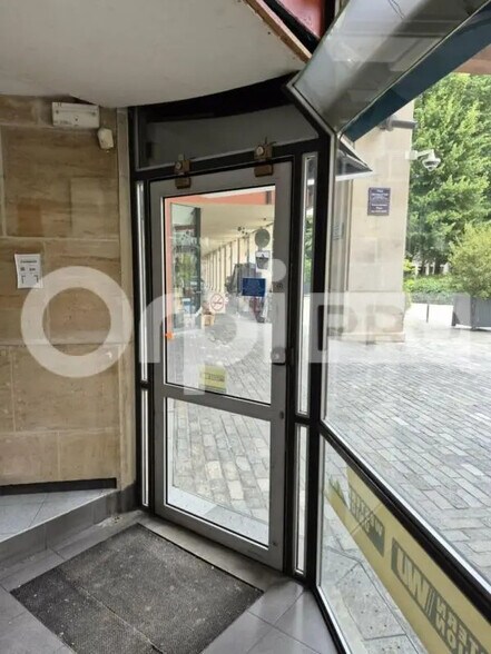 Retail in Épernay for sale - Lobby - Image 3 of 5