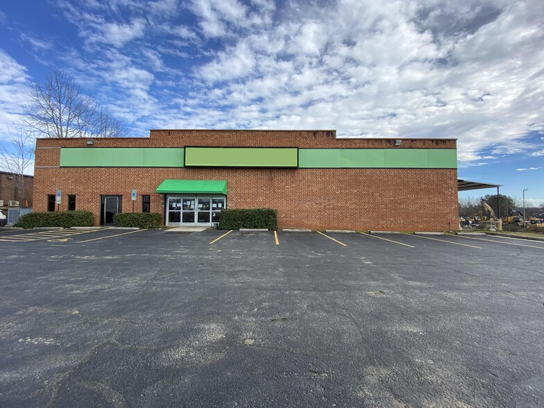 405 S Regional Rd, Greensboro, NC for sale - Building Photo - Image 1 of 1